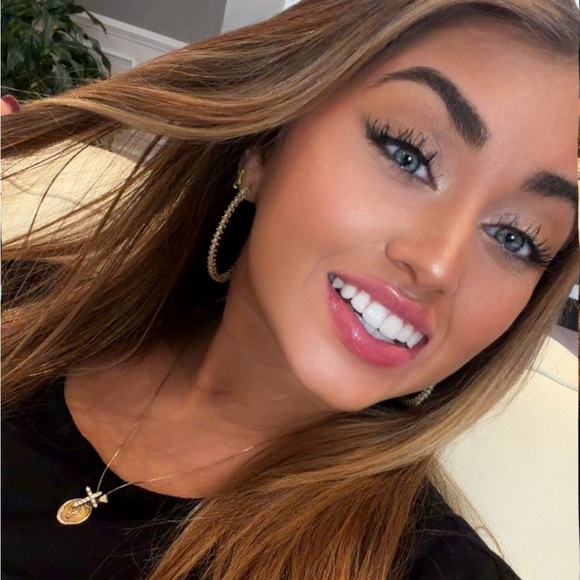 Meet your Posher, Breanna - Picture 1 of 1